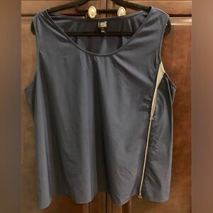 6th & LN plus size shirt with adjustable zipper size 20